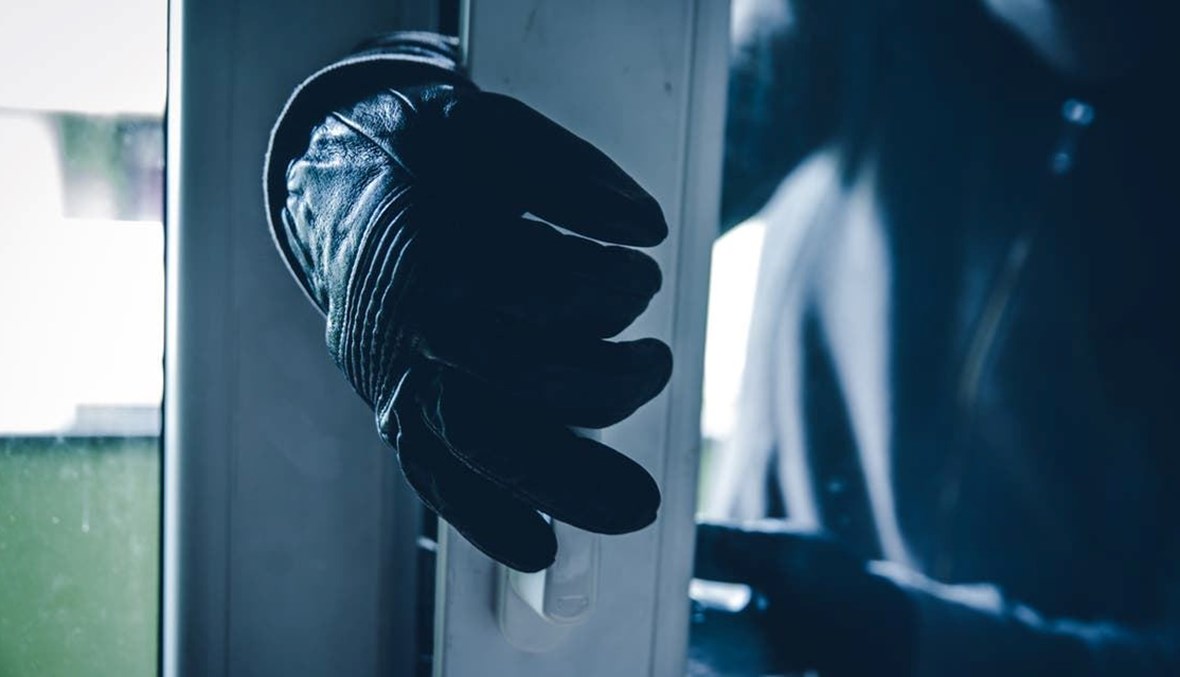 سرقة بقيمة حوالي 200 مليون ليرة في بقعاتا... أبواب وأدوات صحية وكمية من الحديد