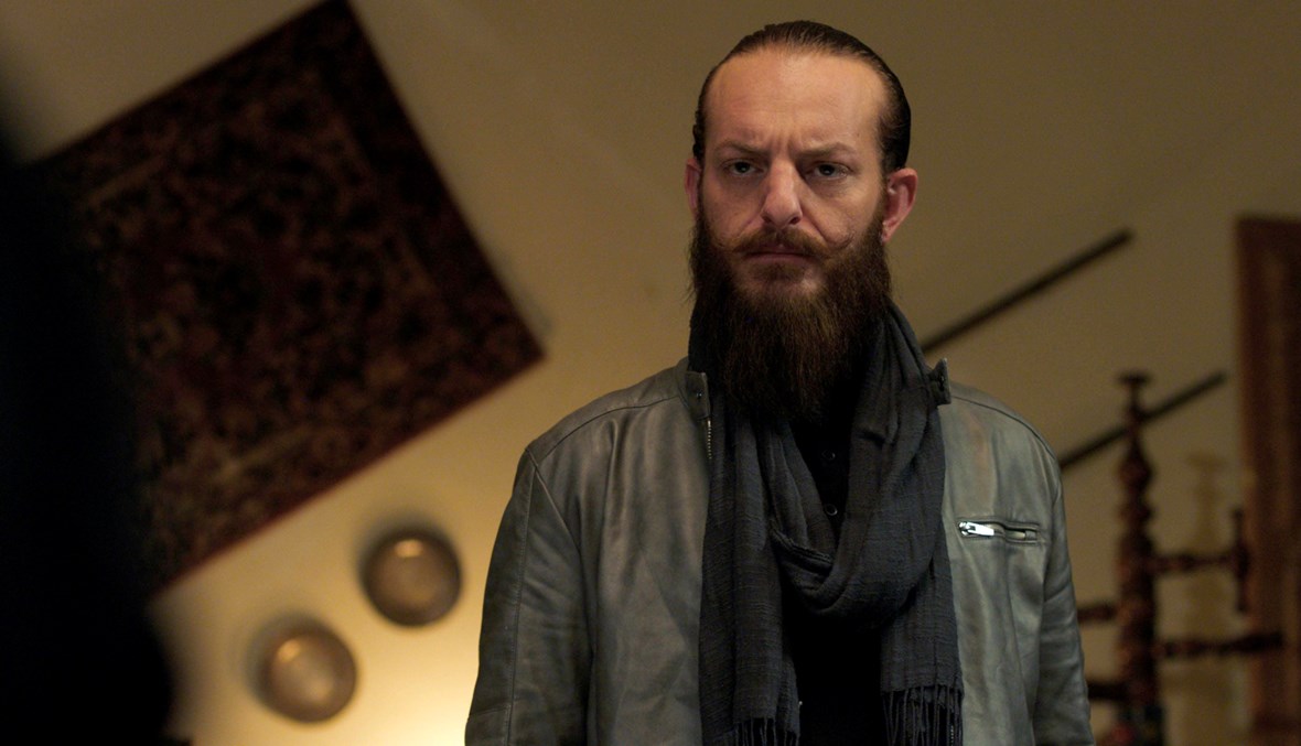 أويس مخللاتي يعلن فسخ خطوبته... وصورة لقبر صخر شيخ الجبل (فيديو)