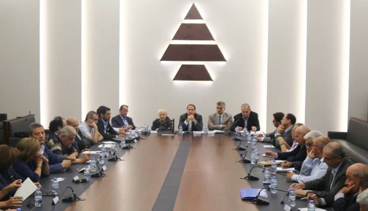 الكتائب يحذر من صفقة جديدة لتقاسم المصالح:  لحكومة مستقلة بالكامل