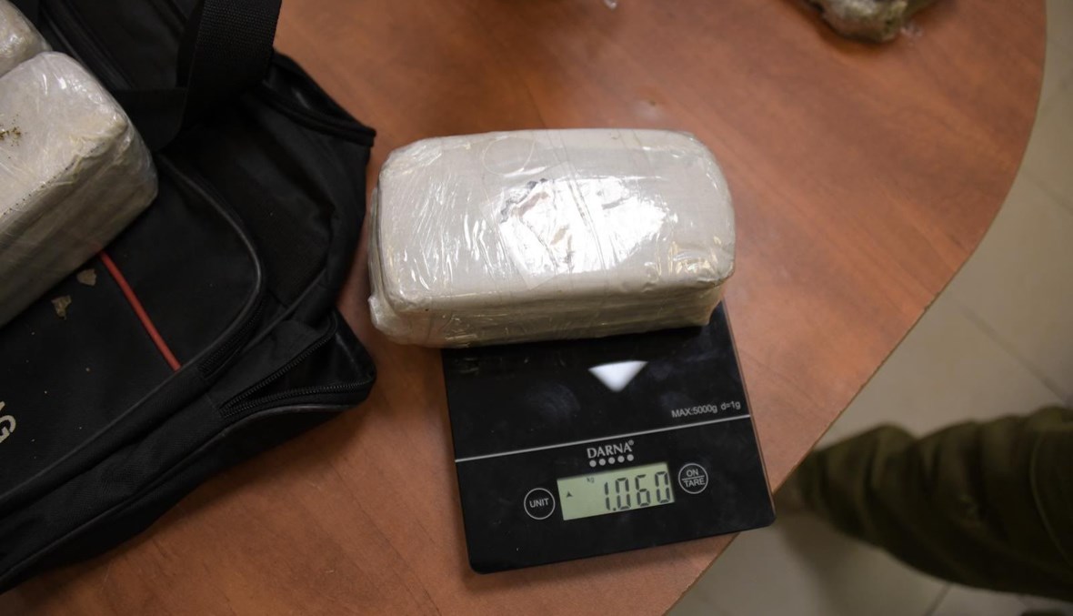 الجيش الإسرائيلي: إحباط محاولة تهريب أسلحة ومخدرات على الحدود اللبنانية