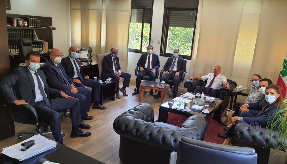 .القاضي عويدات اجتمع بالمحامين العامين الاستئنافيين في جبل لبنان