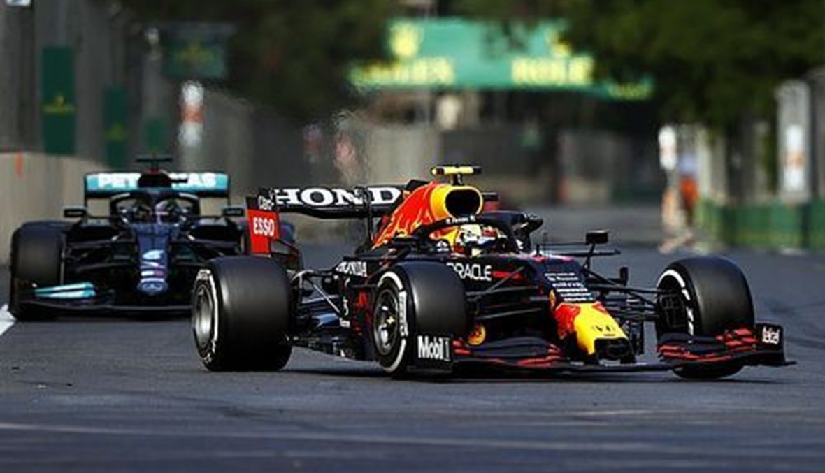 بيريز يفاجئ هاميلتون وفيرستابن