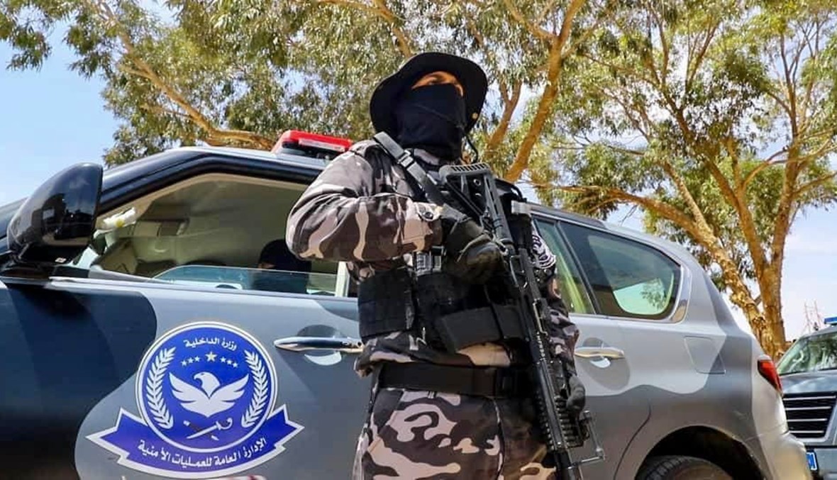 دورية أمنية لتأمين احتفال تخريج ضباط في كلية الدفاع الجوي في مصراتة (وزارة الداخلية الليبية- 6 حزيران 2021). 