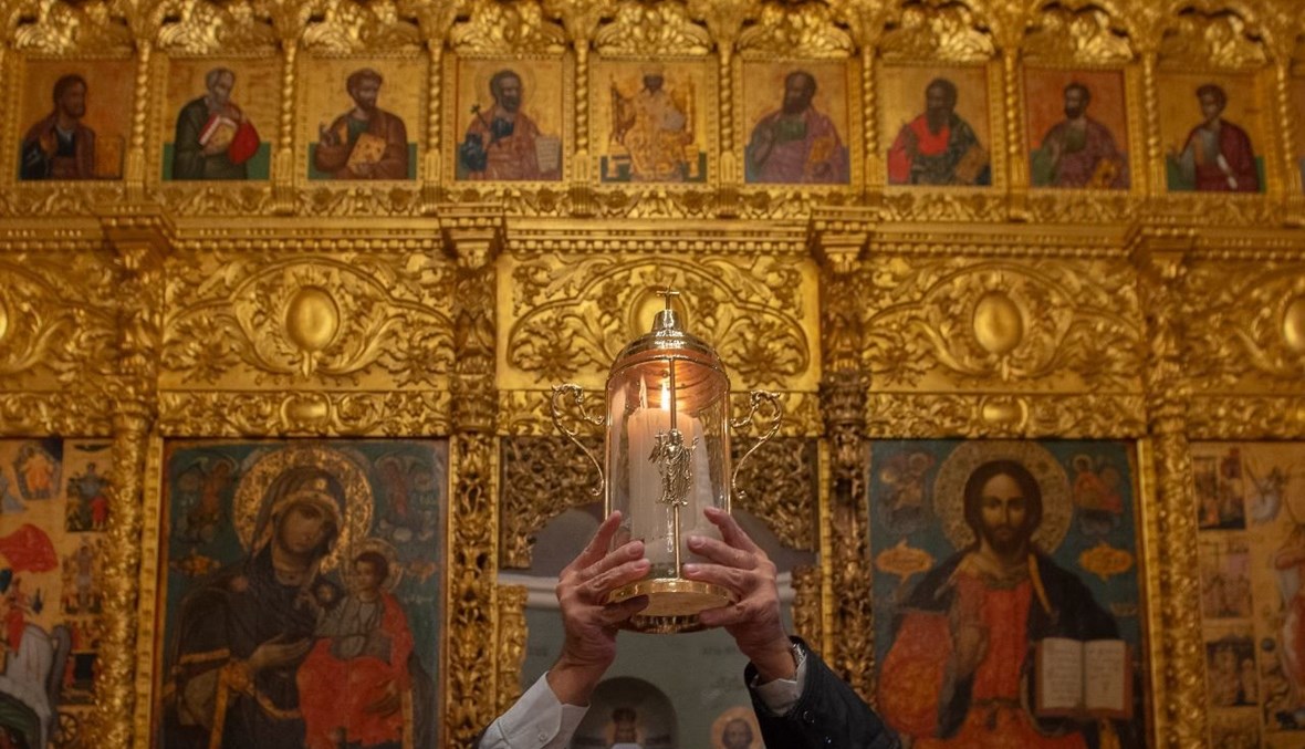 التاكسي في انتظارك خارجاً