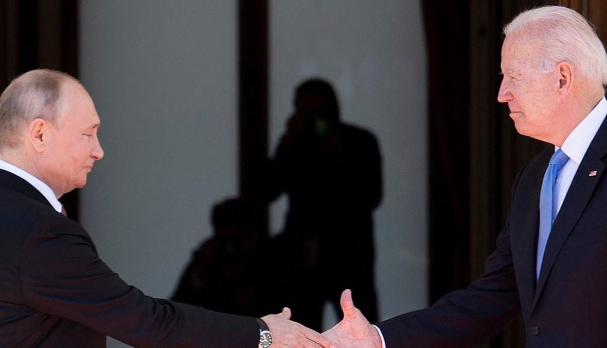 الرئيسان الأميركي جو بايدن-الى اليمين- والروسي فلاديمير بوتين في جنيف الاربعاء.  (أ ف ب)
