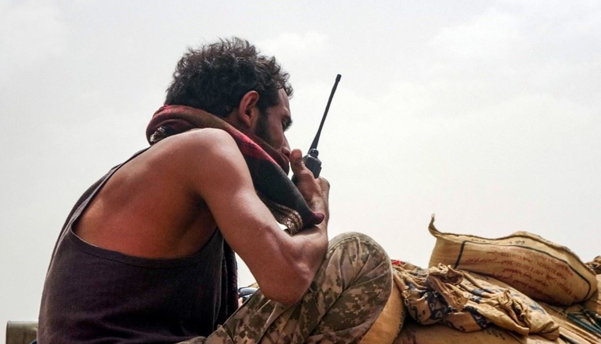 مقاتل موالٍ للحكومة اليمنية على جبهة مأرب.   (أ ف ب)