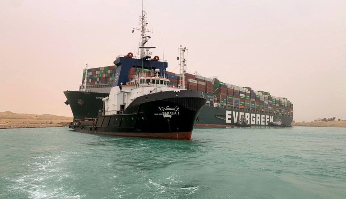 سفينة "إيفر غيفن" في قناة السويس (أ ف ب).