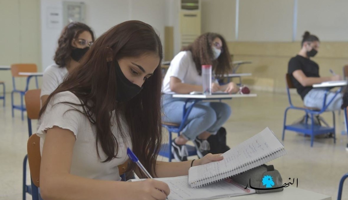طالبة في الامتحانات الرسميّة (حسام شبارو)