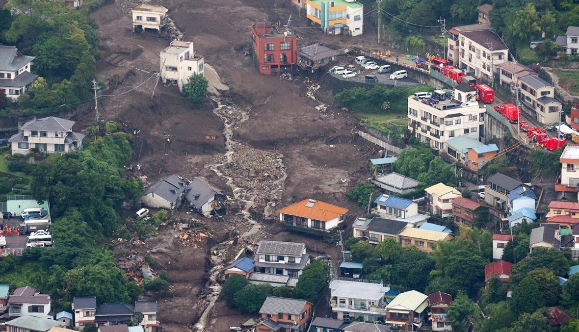 صورة جوية تظهر الانهيار الأرضي في مدينة أتامي بمحافظة شيزوكا (5 تموز 2021، أ ف ب). 