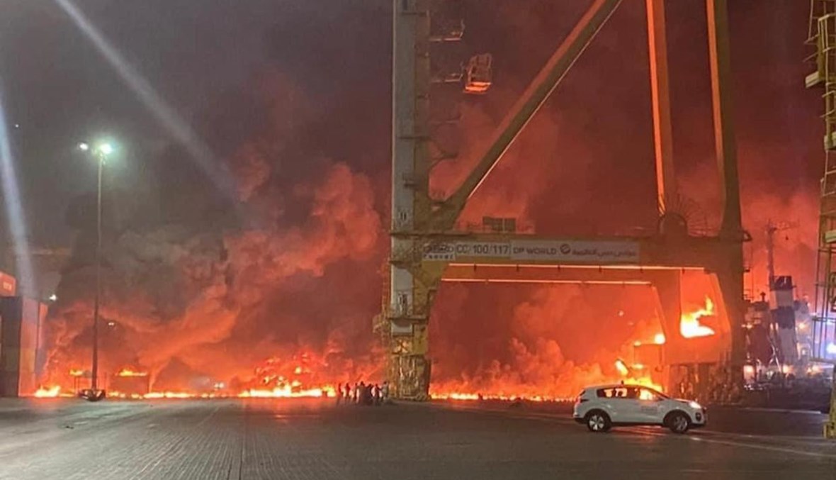 انفجار في مرفأ جبل علي في دبي.