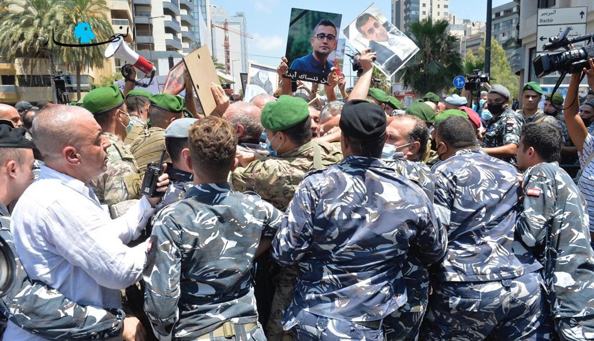 أهالي شهداء فوج إطفاء بيروت والضحايا المدنيين: تهرّبكم من التحقيق يعادل دخولنا بيوتكم من دون إذن