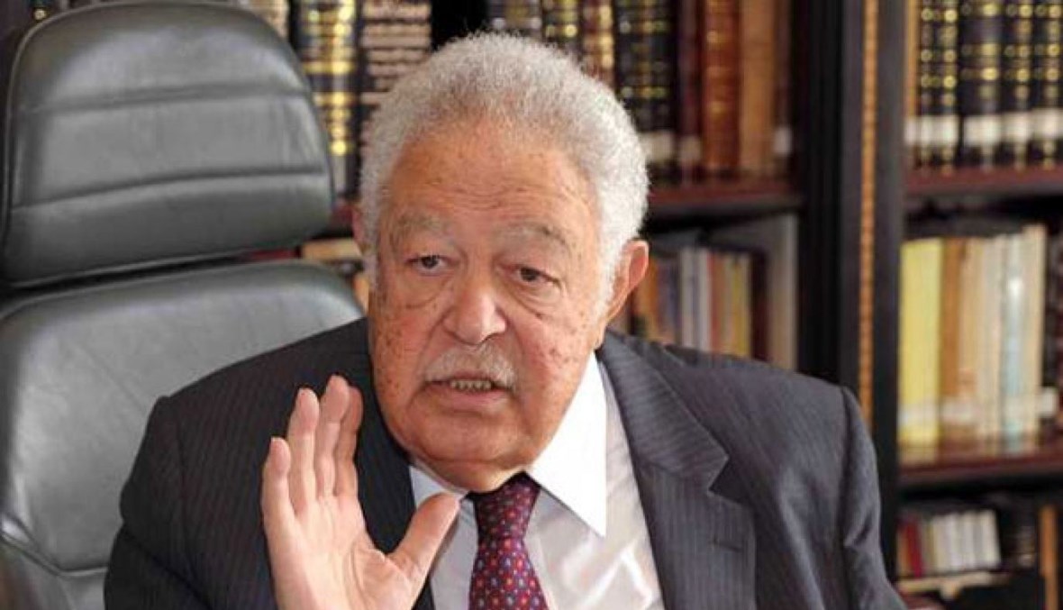  رئيس اتحاد المحامين العرب نقيب المحامين في مصر رجائي عطية 