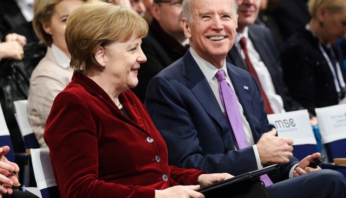 نائب الرئيس الاميركي حينها جو بايدن والمستشارة الألمانية أنجيلا ميركل في مؤتمر ميونخ للأمن، 2015 - كلاينشميدت/أم أس سي