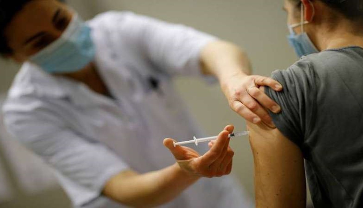 فرنسا تعلن تطعيم 40 مليون شخص  ضد كوفيد بجرعة واحدة