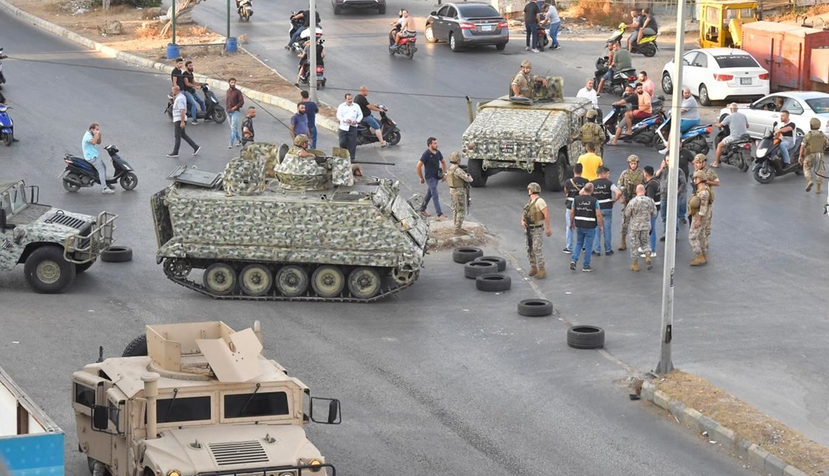 الجيش ينتشر في محيط "سنتر شبلي" في خلدة (نبيل اسماعيل).