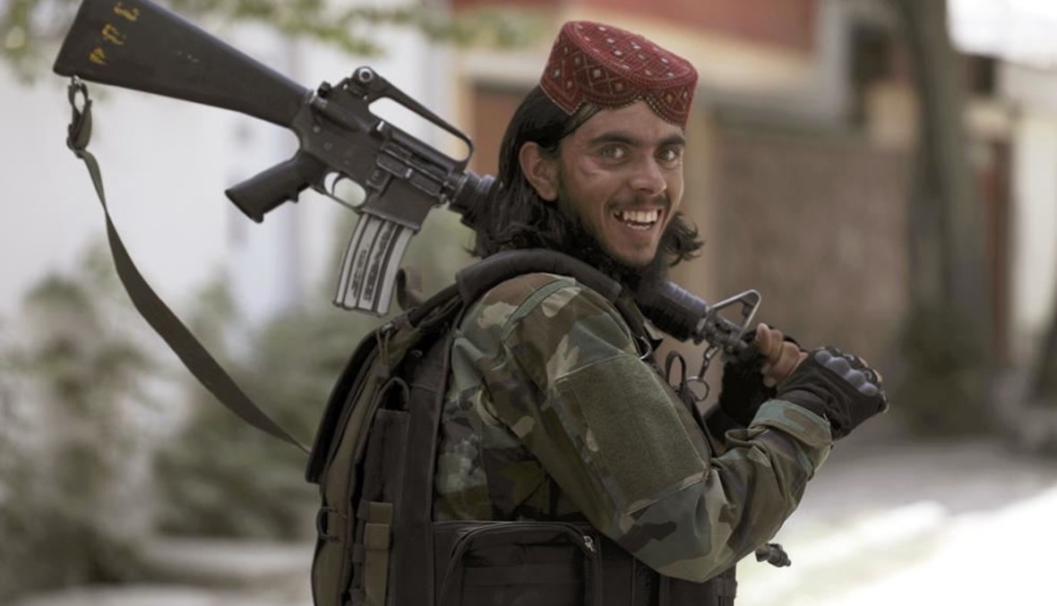 مقاتل من طالبان في حي وزير أكبر خان في كابول (18 آب 2021، أ ب). 
