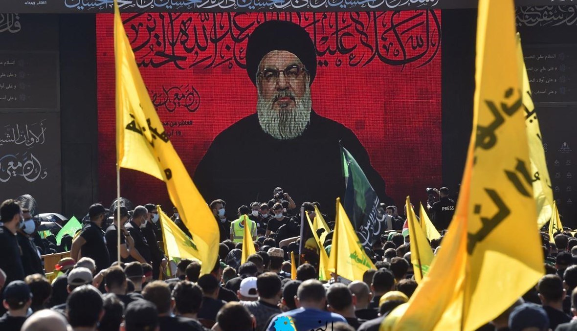 مناصرو "حزب الله" يتابعون خطاب عاشوراء للأمين العام للحزب السيّد حسن نصرالله في الضاحية الجنوبية لبيروت (تصوير حسام شبارو).
