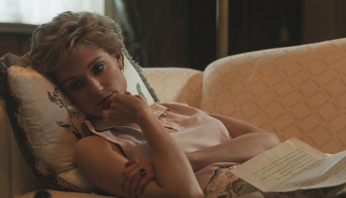 إليزابيث ديبيكي بدور اللايدي ديانا في الجزء الخامس من "The Crown" ("نتفليكس").