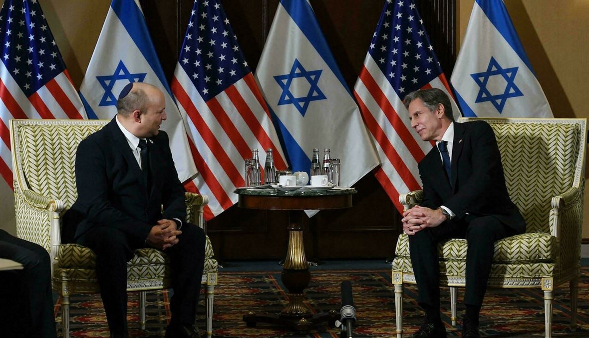 رئيس الوزراء الإسرائيلي نفتالي بينيت ووزير الخارجية الأميركية أنتوني بلينكن (أ ف ب).