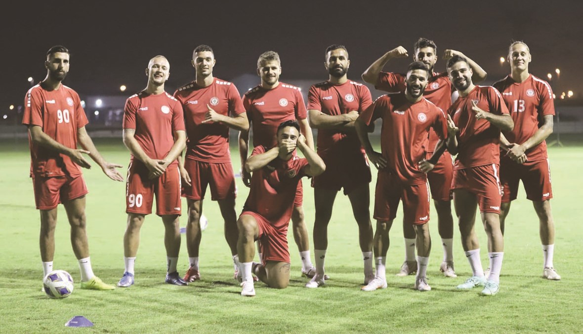 لاعبو المنتخب اللبناني خلال التدريبات الجماعية.