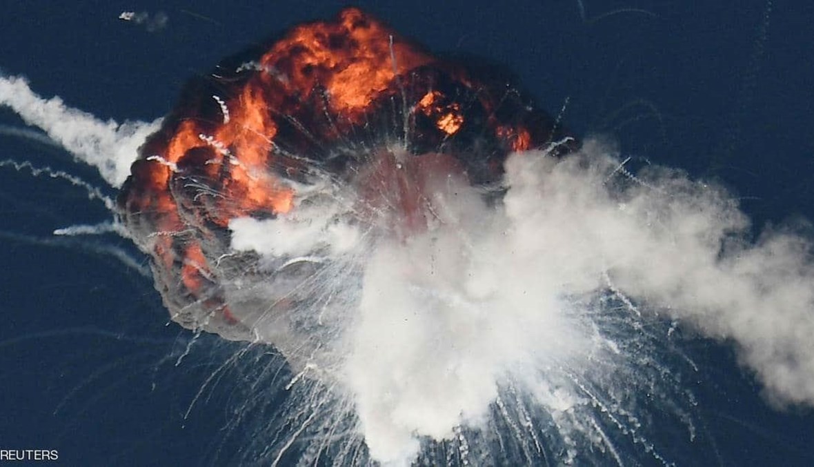  انفجار أول صاروخ "ألفا" من "فاير فلاي إيروسبيس" بكرة نار.
