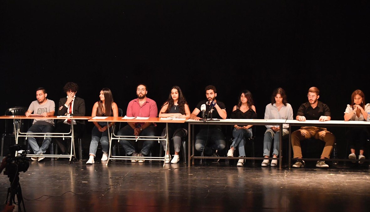 "ضد نظام 4 آب".... النوادي العلمانية تُطلق حملتها الانتخابية في الجامعات (صور وفيديو)