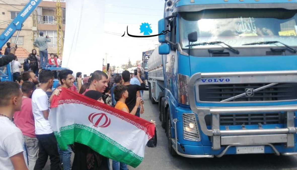 مطلع قافلة الشاحنات المحمّلة النفط الايراني الى لبنان لدى وصولها الي بعلبك (وسام اسماعيل).