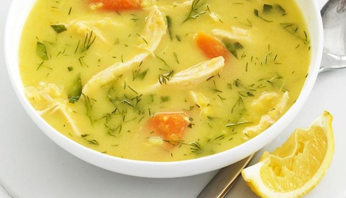 حساء الدجاج مع الأرز بالكاري: طبق دافئ على مائدتك