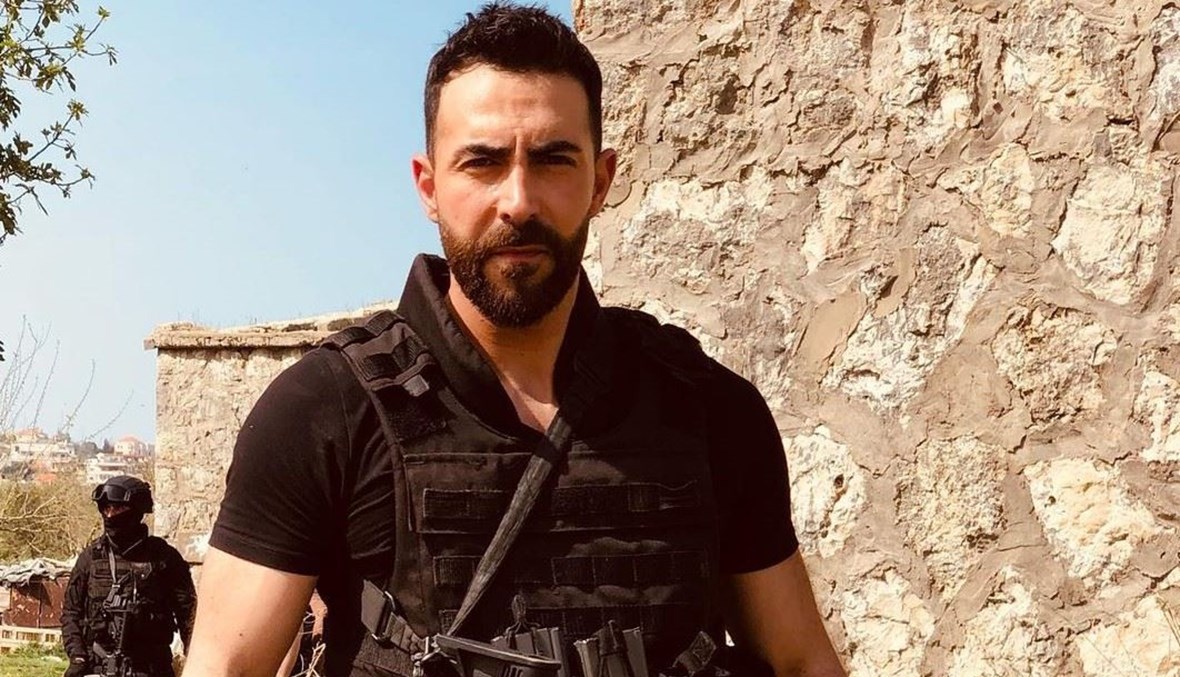 كارلوس عازار و"لغز الأقوياء": سيراني الجمهور مقاتلاً