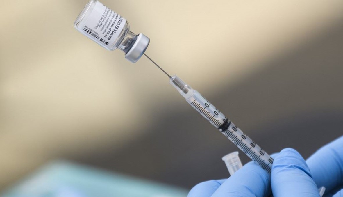 دراسة تحسم الجدل حول الآثار الجانبية "الخطيرة" للقاحَي "فايزر" و"موديرنا"