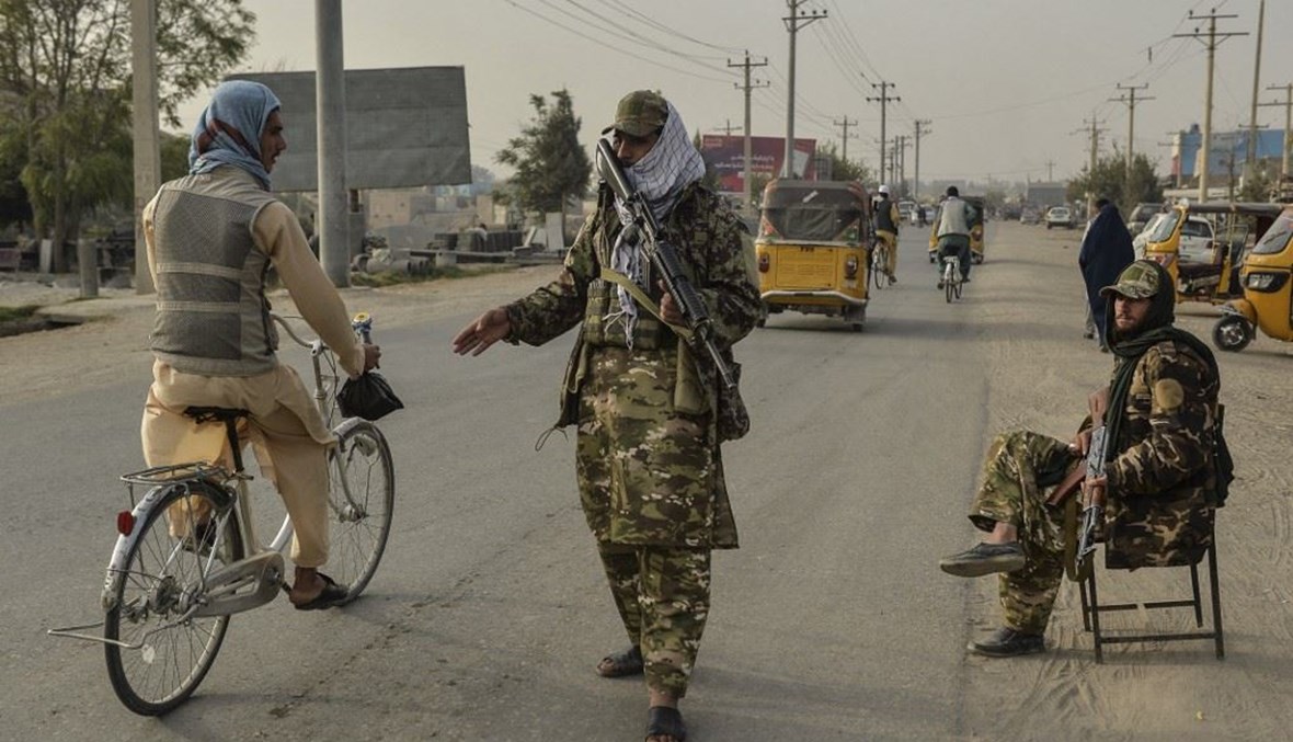 حاجز لمقاتلي "طالبان" في أفغانستان (أ ف ب).