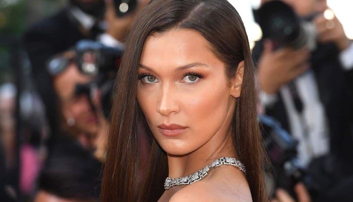 بيلّا حديد تختبر لون شعر جديداً و"مدهشاً"... "هل عليَّ اعتماده؟" (صورة)