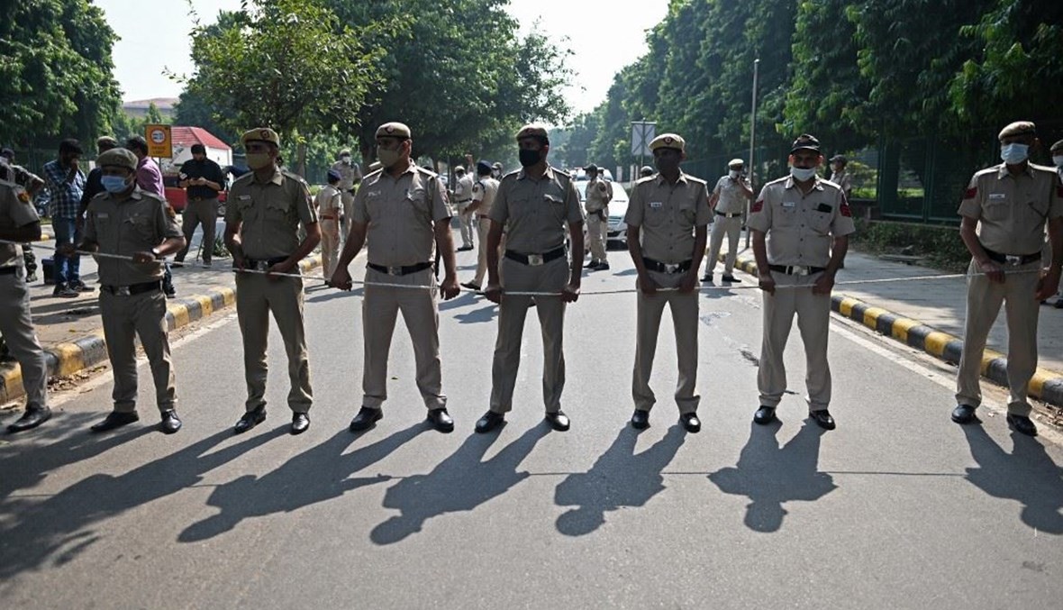 الشرطة البنغلاديشية في نيودلهي (أ ف ب).