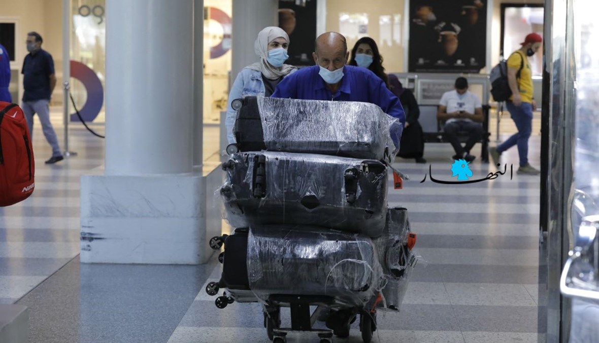 مسافرون عبر مطار بيروت (أرشيفية، مارك فياض).
