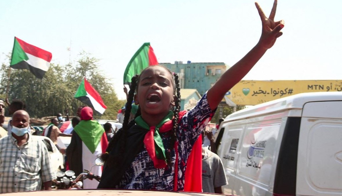 السودان... استحالة التعايش بين العسكريين والمدنيين
