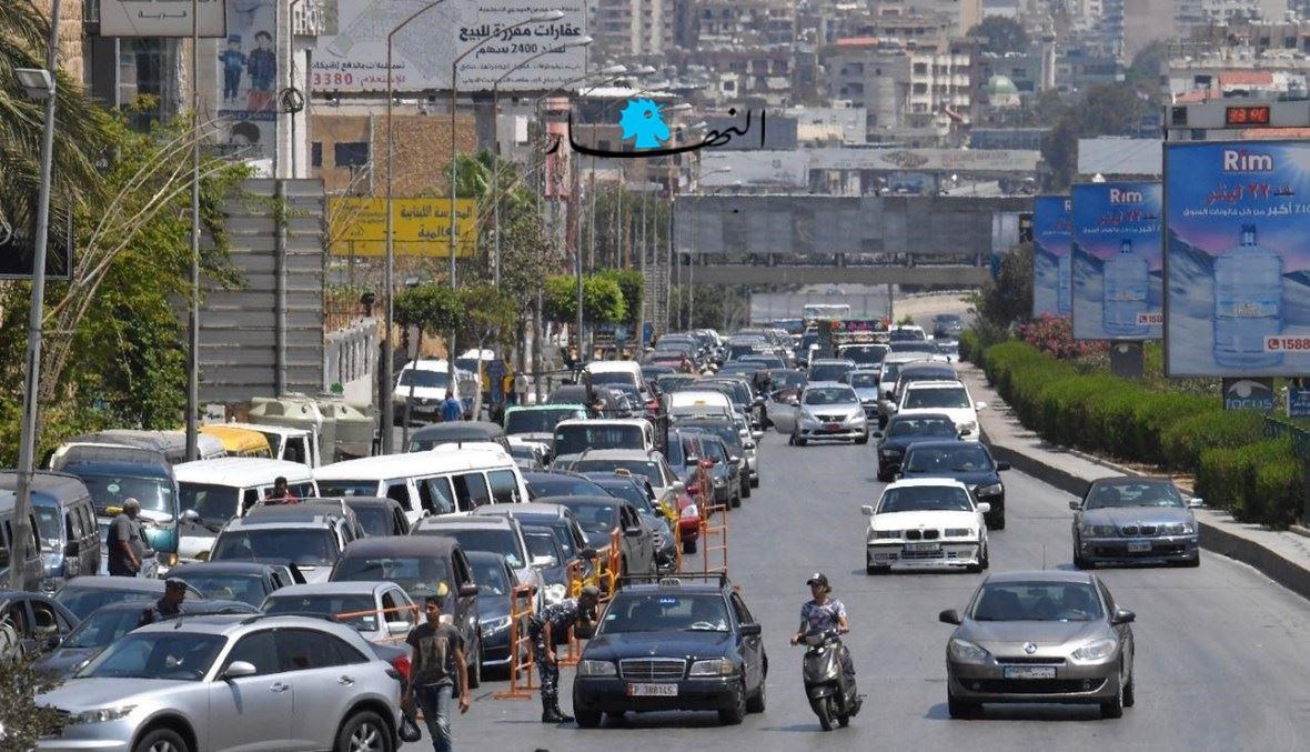 زحمة خانقة على الطرق بسبب التوافد إلى المحطات (حسام شبارو).