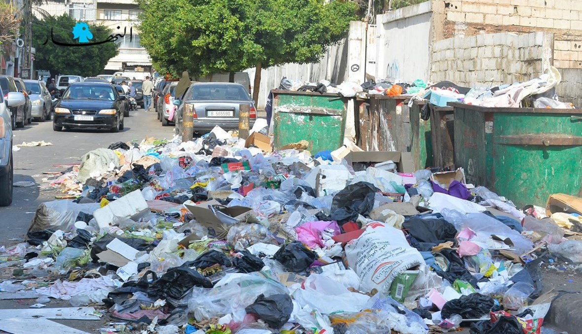 عودة النفايات إلى شوارع بيروت (حسام شبارو).