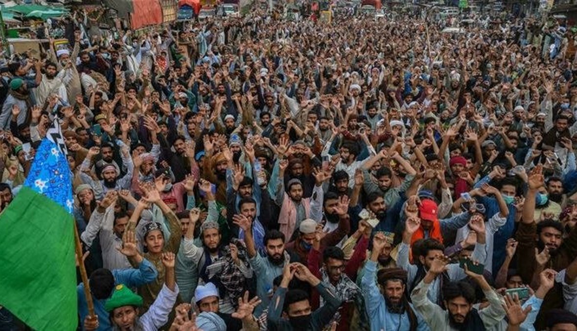 أنصار حركة لبيك باكستان يشاركون في تظاهرة حاشدة في موريدكه (أ ف ب).