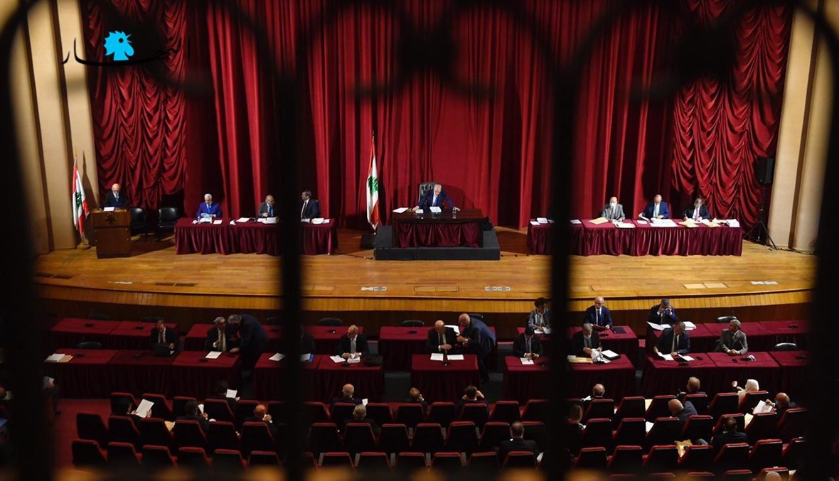 جلسة مجلس النواب في قصر الأونيسكو قبل ظهر اليوم (حسام شبارو).
