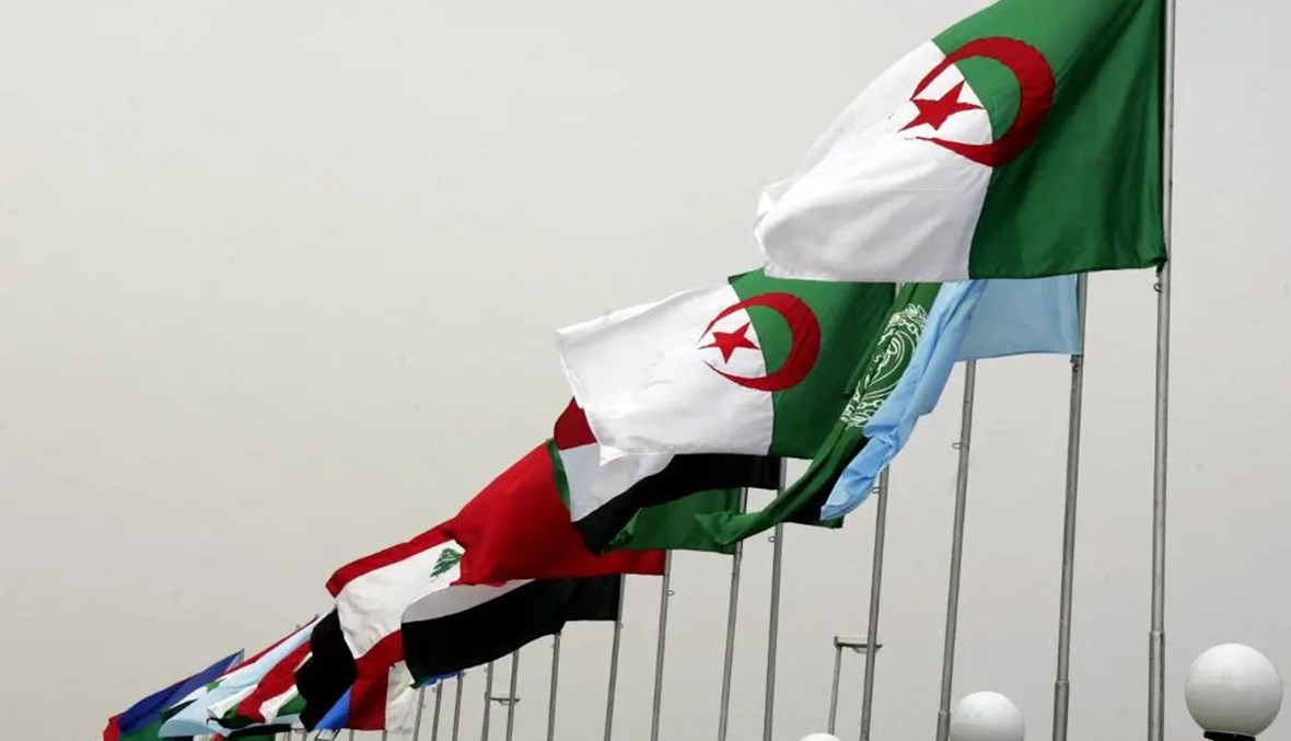 أعلام الدول العربية (أ ف ب).