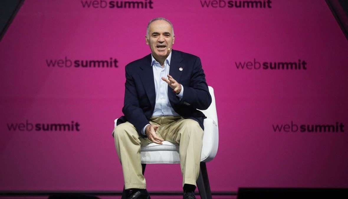 "فايسبوك" تتلقّى المزيد من الانتقادات... كاسباروف: من الغباء إيقاف نظام "التعرّف على الوجه"