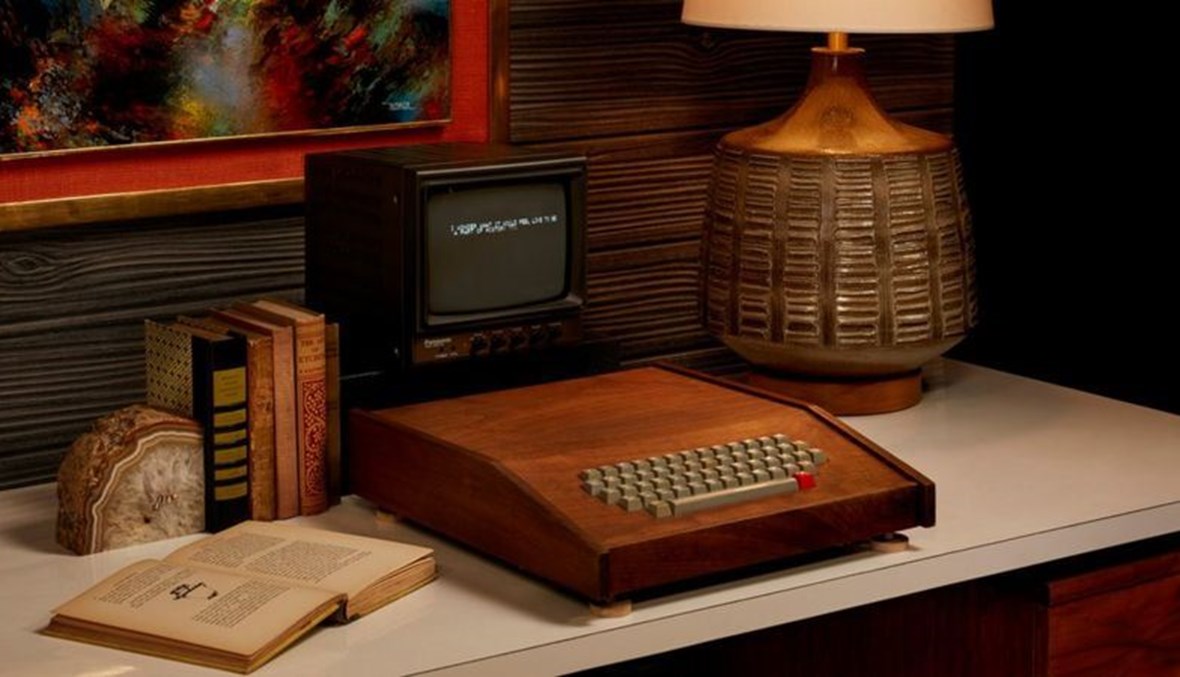 بيع نسخة من أول جهاز كومبيوتر أنتجته "آبل" بـ400 ألف دولار