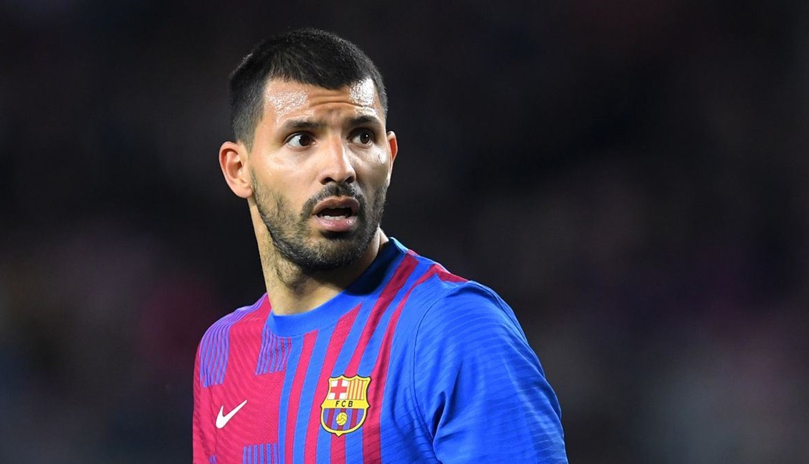 هل يعتزل أغويرو؟