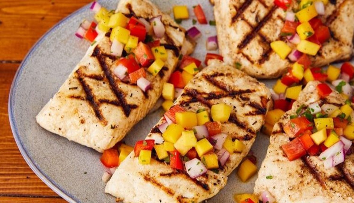 سمك هلبوت مشويّ مع صلصة المانغو: "ولا أطيب!"