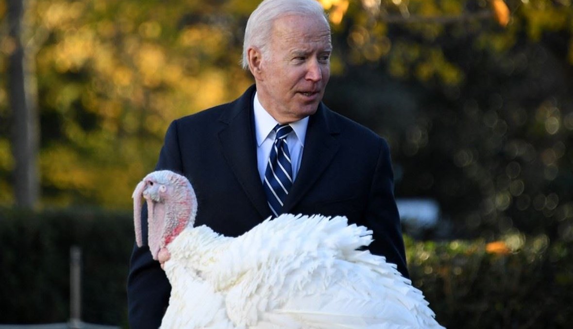 الرئيس الأميركي جو بايدن خلال احتفال "عيد الشكر" (أ ف ب).