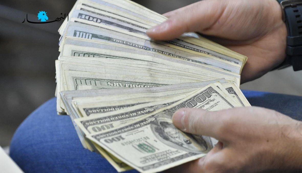 الليرة اللبنانية نحو أدنى مستوياتها التاريخية... دولار السوق السوداء ينفجر قبل موسم الأعياد!