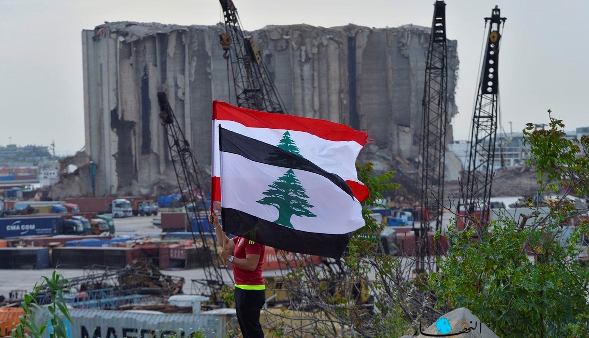 من اعتصام لأهالي ضحايا مرفأ بيروت أمام الأهراءات (نبيل إسماعيل).