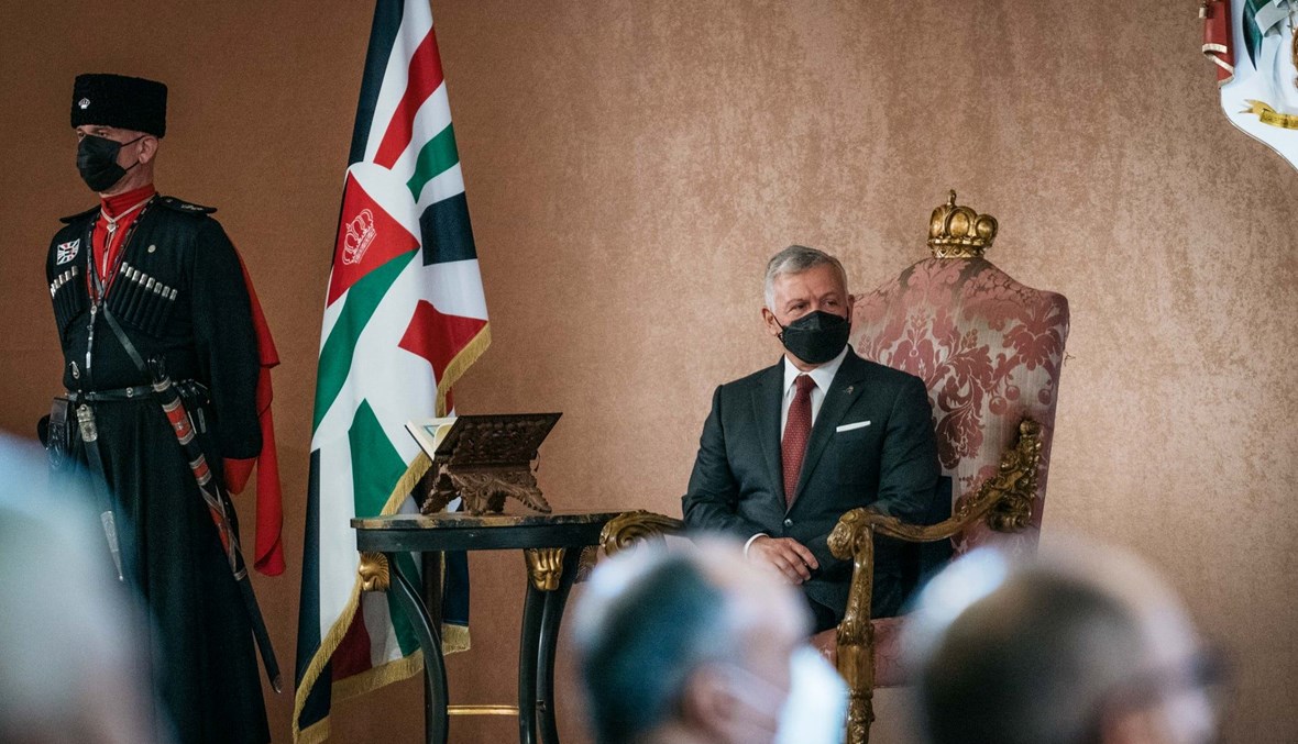 العاهل الاردني يستمع إلى رد مجلس الأمة على خطاب العرش السامي في الديوان الملكي الهاشمي (28 ت2 2021، الديوان الملكي الهاشمي). 