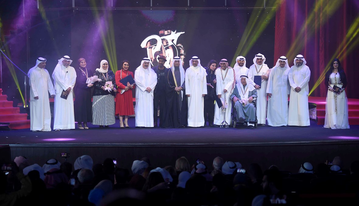 انطلاق مهرجان الكويت المسرحي بدورته الحادية العشرين. 