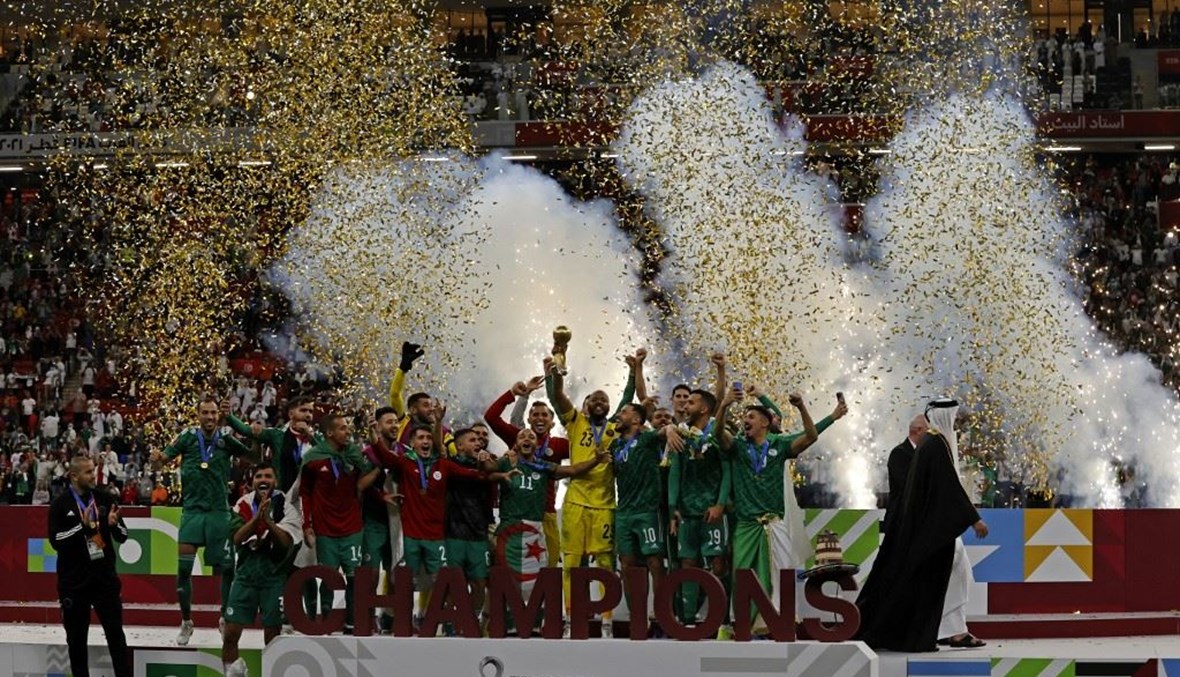 تتويج المنتخب الجزائري بكأس العرب (أ ف ب).